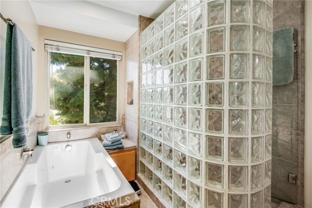 37 Aspen Way, Rolling Hills Estates, California 90274, 2 Bedrooms Bedrooms, ,2 BathroomsBathrooms,Residential,Sold,Aspen,PV23025170