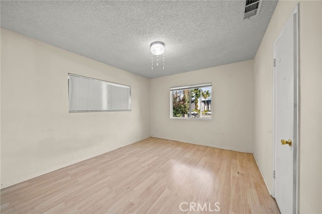 Detail Gallery Image 26 of 32 For 20644 Sherman Way, Winnetka,  CA 91306 - 3 Beds | 2 Baths