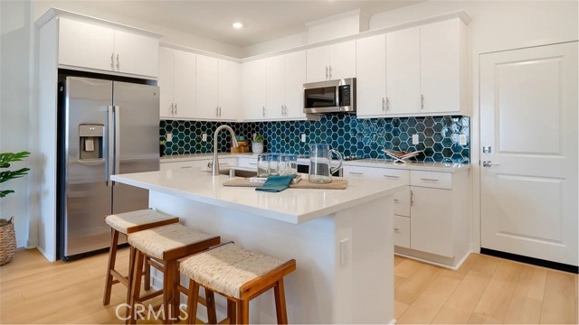 Detail Gallery Image 2 of 21 For 2609 Cloudview Privado, Ontario,  CA 91761 - 3 Beds | 2/1 Baths