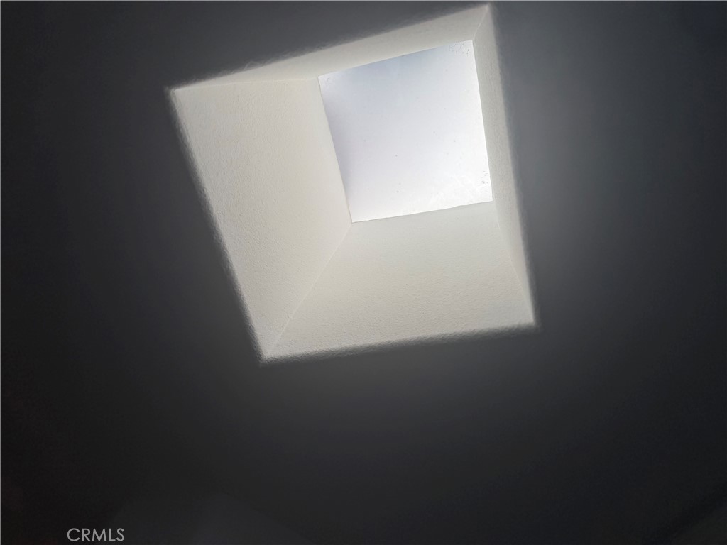 https://media.crmls.org/medias/72bd6a88-b179-4c85-b9f3-8248da243724.jpg?preset=X-Large
