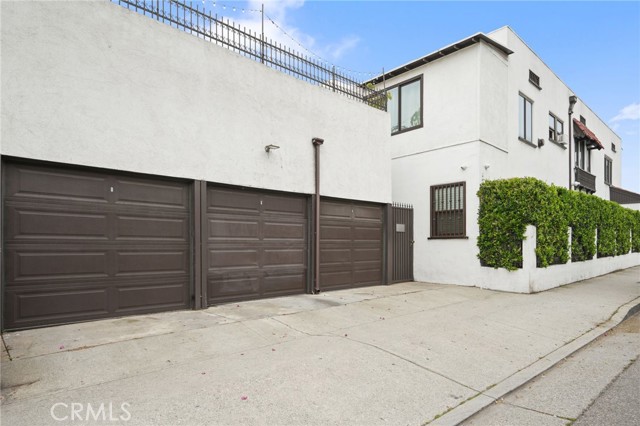 1860 Winona Boulevard, Los Angeles CA: https://media.crmls.org/medias/72bd6dc8-0150-4d53-8898-02c9e7b15f86.jpg