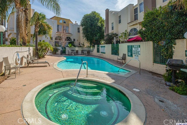 2 Bed Home for Sale in Sherman Oaks, California