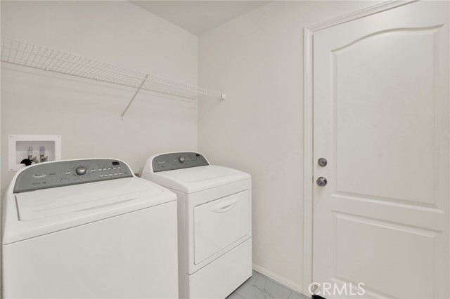 Detail Gallery Image 6 of 38 For 986 Sweetbriar Ln #B,  Azusa,  CA 91702 - 2 Beds | 2 Baths