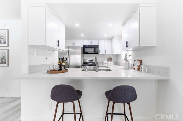 Detail Gallery Image 5 of 36 For 1126 W 228th St #31,  Torrance,  CA 90502 - 3 Beds | 3 Baths