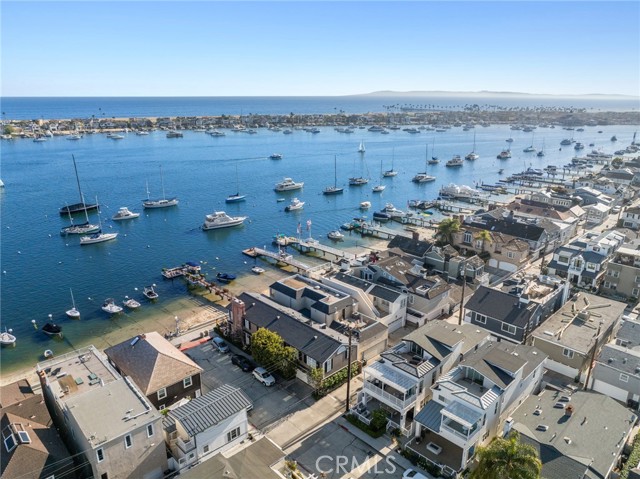 Detail Gallery Image 32 of 35 For 109 Onyx Ave, Newport Beach,  CA 92662 - 3 Beds | 4/1 Baths