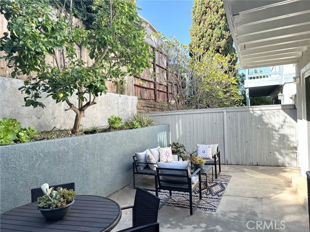 1711 Axenty Way, Redondo Beach, California 90278, 3 Bedrooms Bedrooms, ,2 BathroomsBathrooms,Residential,For Sale,Axenty Way,SB25247458