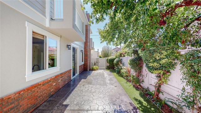 Detail Gallery Image 24 of 75 For 1102 Slauson Ln, Redondo Beach,  CA 90278 - 5 Beds | 4 Baths