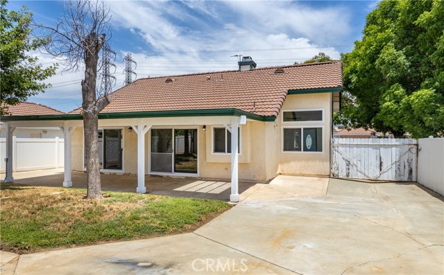 655 Shasta Way, Beaumont CA: https://media.crmls.org/medias/72bf559d-fb82-48c1-b451-5313f9d61c3f.jpg
