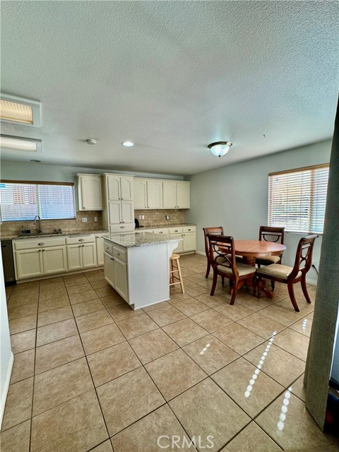 Detail Gallery Image 15 of 48 For 57217 Selecta Ave, Yucca Valley,  CA 92284 - 4 Beds | 2/1 Baths