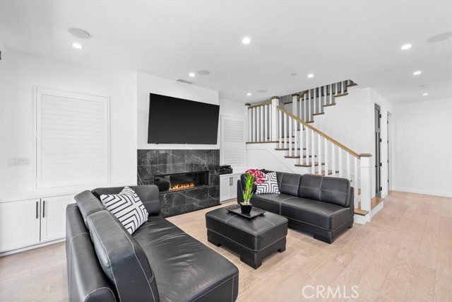 3213 Pine Ave, Manhattan Beach, California 90266, 5 Bedrooms Bedrooms, ,1 BathroomBathrooms,Residential,Sold,Pine Ave,SB22146634