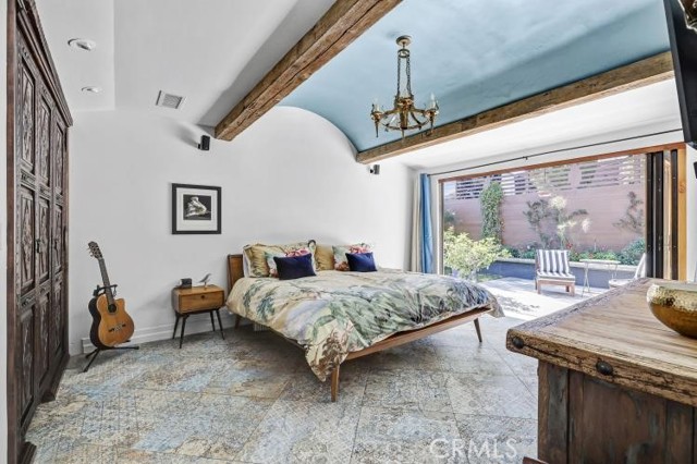 Detail Gallery Image 12 of 24 For 2237 Golden Cir, Newport Beach,  CA 92660 - 3 Beds | 2 Baths