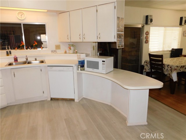 2200 W Wilson Street, Banning CA: https://media.crmls.org/medias/72c0f688-e600-4948-a7ed-c57812746d0c.jpg