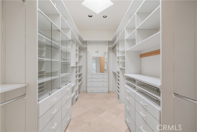 2 Inverness Lane, Newport Beach CA: https://media.crmls.org/medias/72c121c2-a45c-45ff-9c1a-15831c75f0eb.jpg