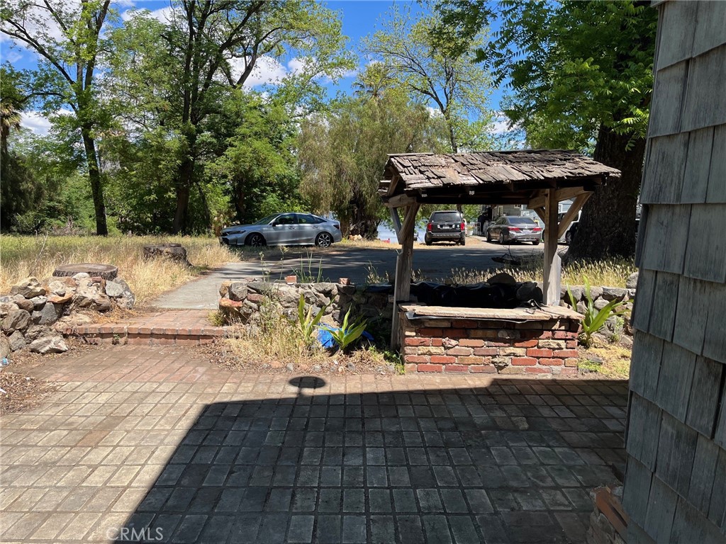 https://media.crmls.org/medias/72c15a0f-342f-4a21-8f85-286dc9a1af0f.jpg?preset=X-Large