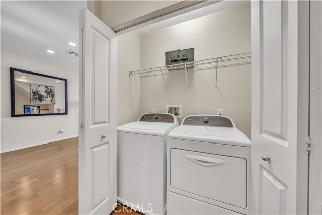 Detail Gallery Image 12 of 26 For 14102 W Chapparel Ln, Van Nuys,  CA 91405 - 2 Beds | 2/1 Baths