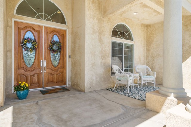 Detail Gallery Image 2 of 54 For 13946 Santa Fe Ct, Bakersfield,  CA 93314 - 4 Beds | 3 Baths