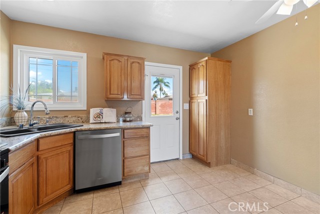 Detail Gallery Image 6 of 19 For 4127 Goodman St, Riverside,  CA 92503 - 3 Beds | 1/1 Baths