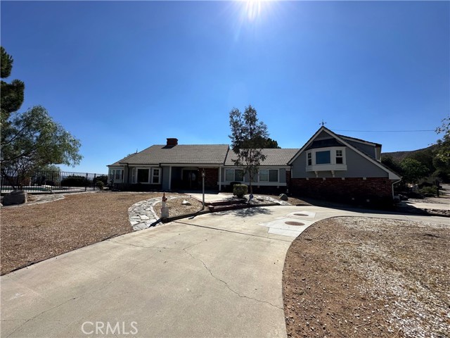 34255 Agua Dulce Canyon Road, Agua Dulce CA: https://media.crmls.org/medias/72c349b7-afbe-4d9b-a930-23bc229d3e54.jpg