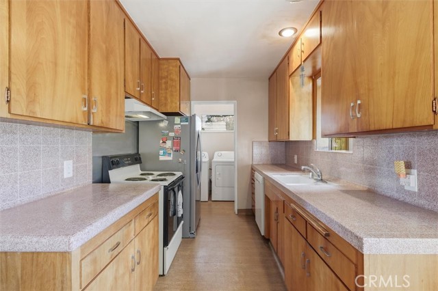 1700 Voorhees Avenue, Manhattan Beach, California 90266, 3 Bedrooms Bedrooms, ,2 BathroomsBathrooms,Residential,Sold,Voorhees,SB25262545 1700 Voorhees Avenue, Manhattan Beach, California 90266, 3 Bedrooms Bedrooms, ,2 BathroomsBathrooms,Residential,Sold,Voorhees,SB25262545