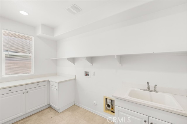 2756 E Wickford Street, Ontario CA: https://media.crmls.org/medias/72c4a696-8a34-4ad0-98a0-6106e8f3ecfa.jpg