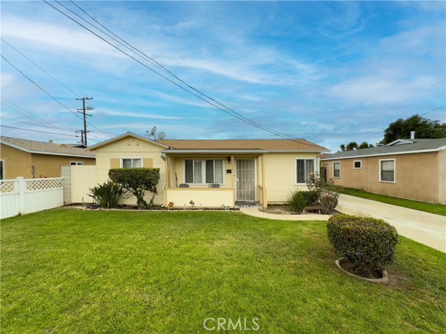 Detail Gallery Image 1 of 1 For 16931 S Berendo Ave, Gardena,  CA 90247 - 5 Beds | 2 Baths