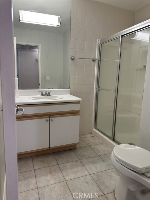 121 Sinclair, 122 photo 7