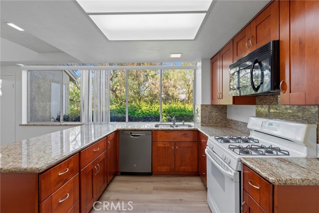 Detail Gallery Image 11 of 40 For 21141 Flametree, Lake Forest,  CA 92630 - 3 Beds | 2 Baths