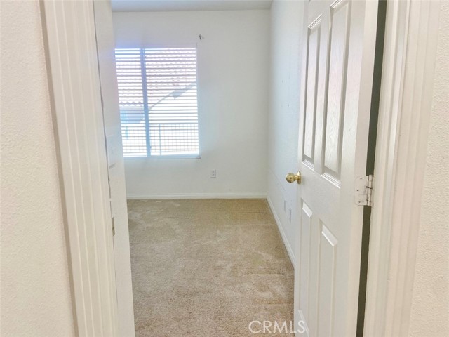 57281 Titian Court, Yucca Valley CA: https://media.crmls.org/medias/72c6090e-e4e7-4730-84cf-2461078617f2.jpg