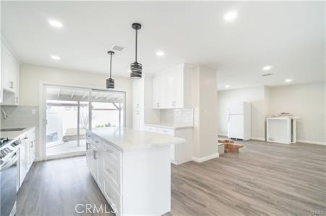 Detail Gallery Image 18 of 32 For 17023 Burton, Van Nuys,  CA 91406 - 4 Beds | 2 Baths