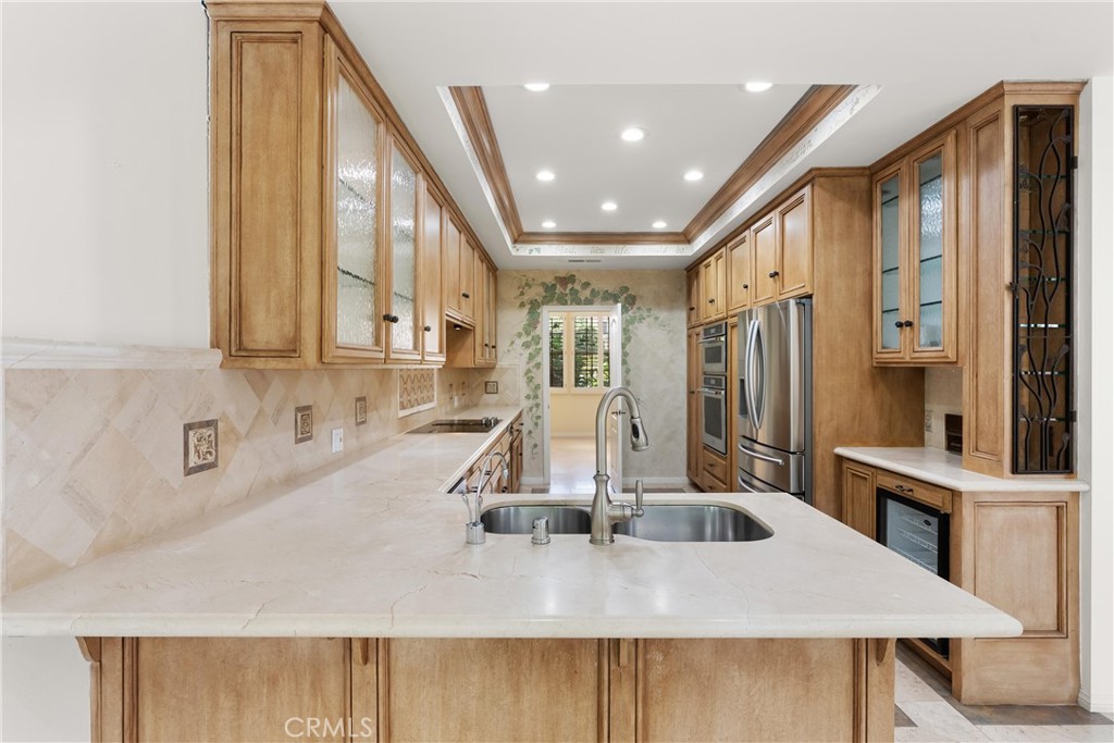 72c64f7c 46d0 41cf 85fd 1953260d8dee