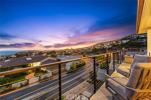 Detail Gallery Image 39 of 43 For 322 Emerald Bay, Laguna Beach,  CA 92651 - 6 Beds | 6/1 Baths