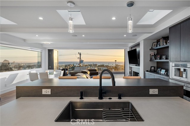 1737 Manhattan Avenue, Hermosa Beach CA: https://media.crmls.org/medias/72c7254f-30a6-4692-b8d2-b226a748d986.jpg