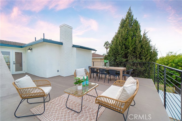 Detail Gallery Image 11 of 51 For 2305 Hill Ln, Redondo Beach,  CA 90278 - 4 Beds | 2/1 Baths