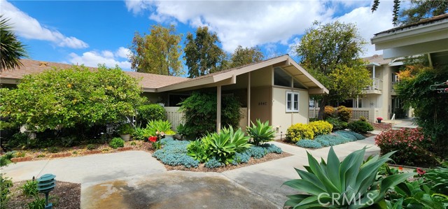 Detail Gallery Image 1 of 26 For 694 Avenida Sevilla #C,  Laguna Woods,  CA 92637 - 2 Beds | 1/1 Baths