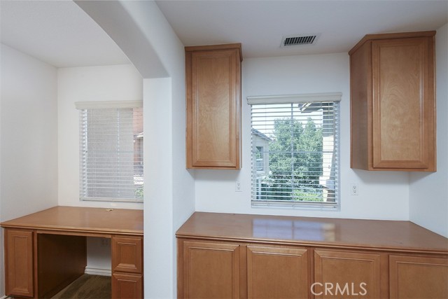 Detail Gallery Image 15 of 31 For 26760 via La Paz, Valencia,  CA 91381 - 3 Beds | 2/1 Baths