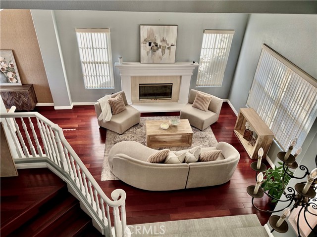 Detail Gallery Image 2 of 22 For 5928 Vista De La Luz, Woodland Hills,  CA 91367 - 5 Beds | 5 Baths