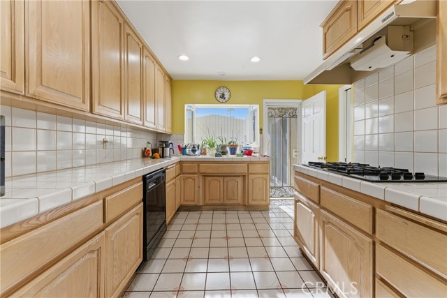 Detail Gallery Image 15 of 31 For 10406 Hasty, Downey,  CA 90241 - 4 Beds | 3 Baths