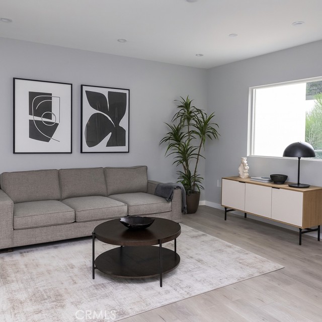 Detail Gallery Image 6 of 15 For 22735 Del Valle St #8,  Woodland Hills,  CA 91364 - 2 Beds | 1 Baths