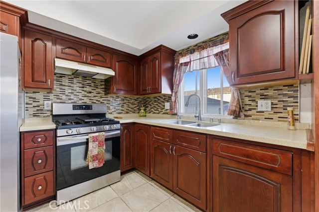 Detail Gallery Image 3 of 31 For 9200 Palm St #6,  Bellflower,  CA 90706 - 2 Beds | 2 Baths