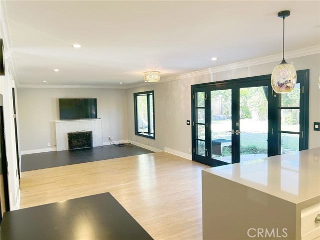 Detail Gallery Image 11 of 14 For 14581 Mulberry Ave, Irvine,  CA 92606 - 4 Beds | 4 Baths