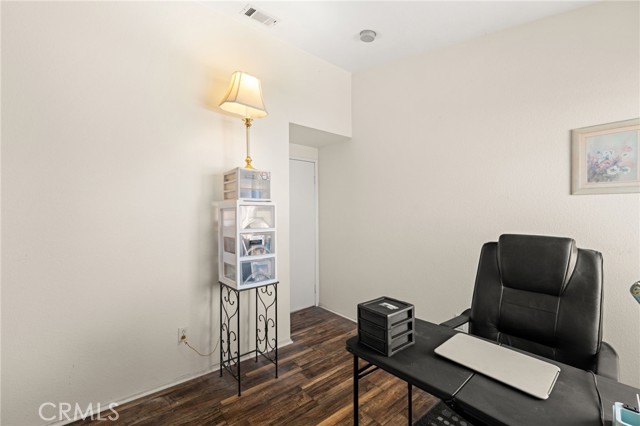 Detail Gallery Image 13 of 20 For 15424 Tobarra, Fontana,  CA 92337 - 3 Beds | 2/1 Baths