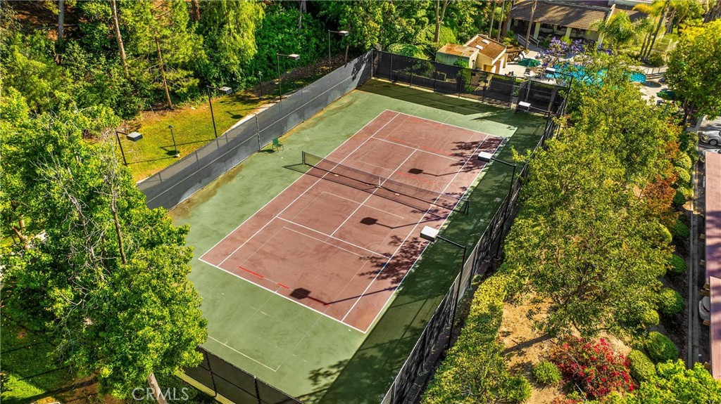 https://media.crmls.org/medias/72cb5a2d-9655-4dd5-b402-f2ae81466ed5.jpg?preset=X-Large