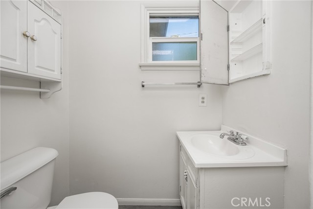 218 N Evergreen Street, Anaheim CA: https://media.crmls.org/medias/72cc3074-0dd5-4937-b27e-d4d9d88d04c2.jpg