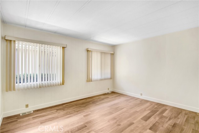 Detail Gallery Image 11 of 25 For 2590 Silver Oak Way, Hemet,  CA 92545 - 2 Beds | 2 Baths