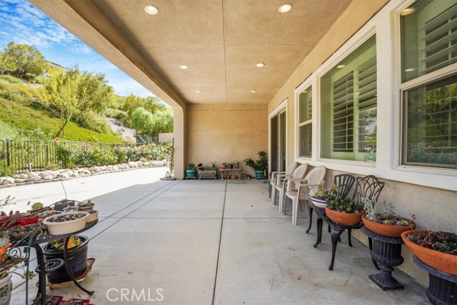 18608 Cedar Crest Drive, Canyon Country CA: https://media.crmls.org/medias/72cd6e59-de01-4d94-bace-628289b941f5.jpg