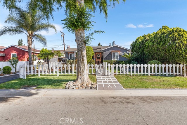 Detail Gallery Image 3 of 27 For 10521 Asher Street, El Monte,  CA 91733 - 4 Beds | 2 Baths