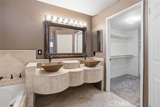 Detail Gallery Image 19 of 39 For 40125 Palmetto Dr, Palmdale,  CA 93551 - 4 Beds | 2/1 Baths