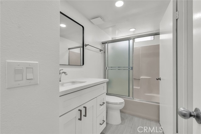 Detail Gallery Image 10 of 23 For 710 5th St, Hermosa Beach,  CA 90254 - 2 Beds | 2 Baths
