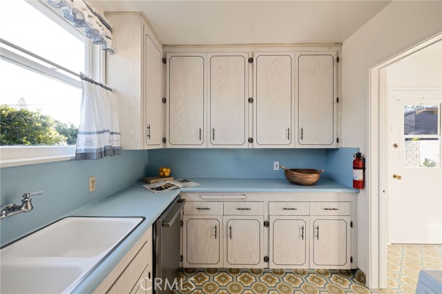 Detail Gallery Image 17 of 39 For 7975 Chase Ave, Los Angeles,  CA 90045 - 3 Beds | 2 Baths