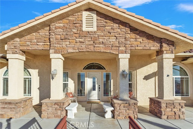 Detail Gallery Image 3 of 39 For 13519 Sunset, Apple Valley,  CA 92308 - 4 Beds | 3 Baths